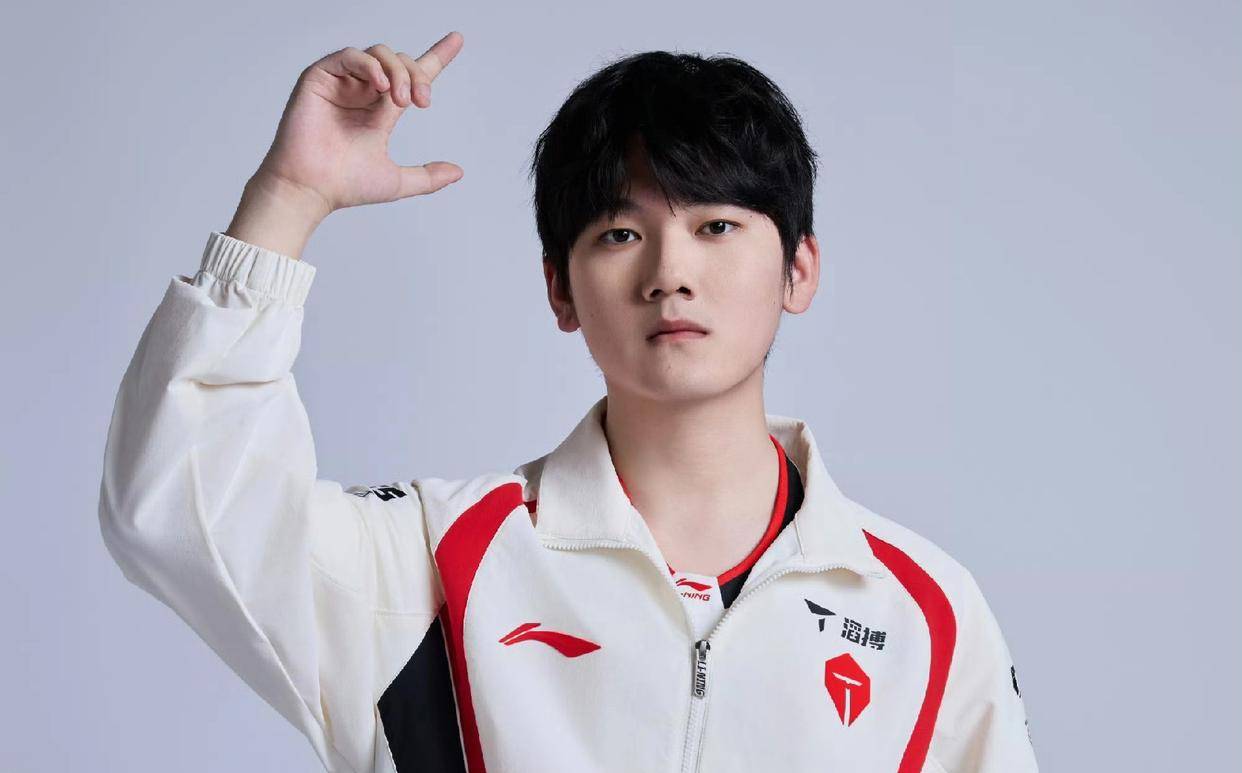 Rookie回归赛场,战术调整首场状态亮眼,中国队观众沸腾!的简单介绍 Rookie回归赛场,战术调整首场状态亮眼,中国队观众沸腾!的简单介绍