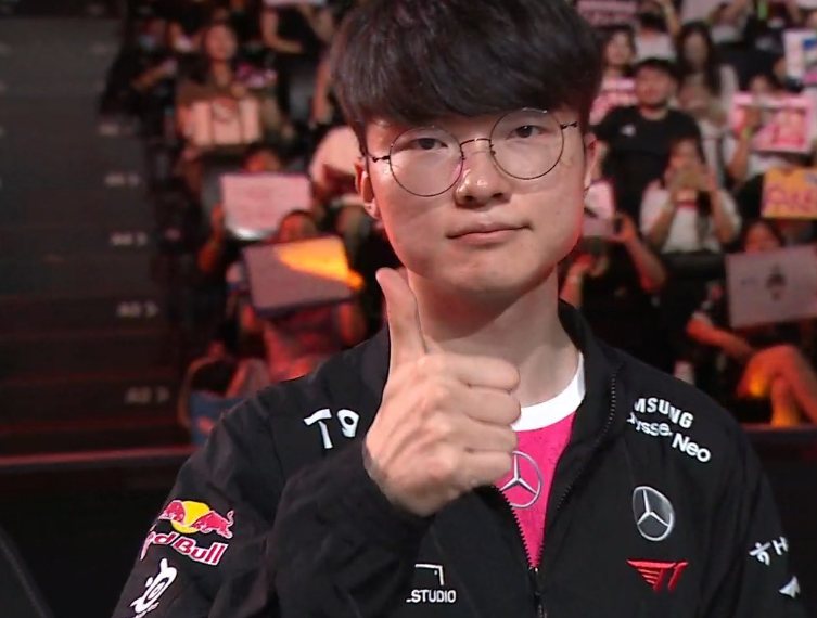 Faker回归赛场，突破纪录首场状态亮眼，皇家马德里观众沸腾！的简单介绍